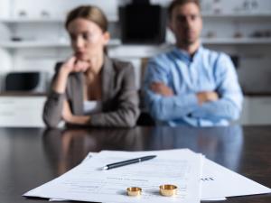 Should I Get a Divorce? Questions to Ask Yourself